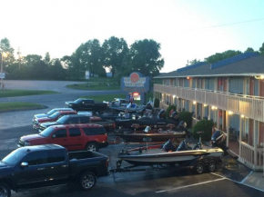 Отель Mountain Country Motor Inn  Брансон Запад